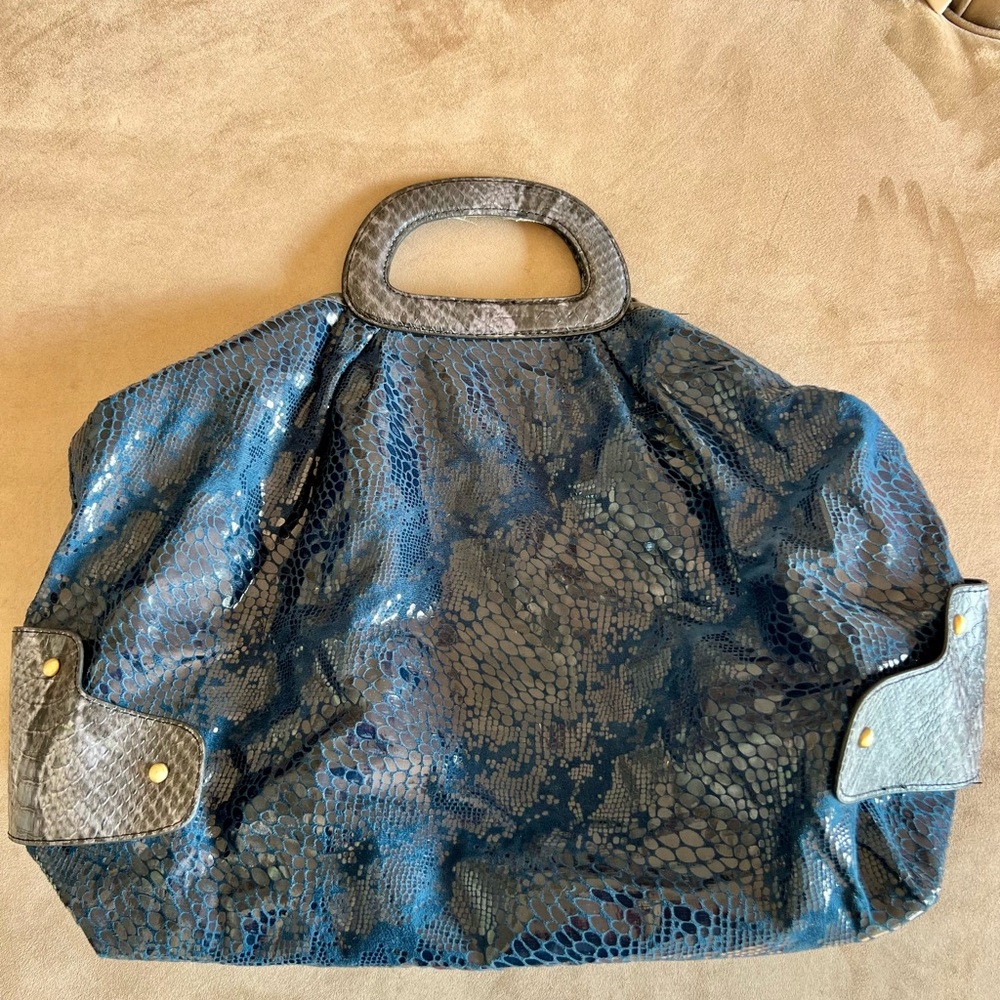 Elegant Blue and Black Snakeskin Textured Tote